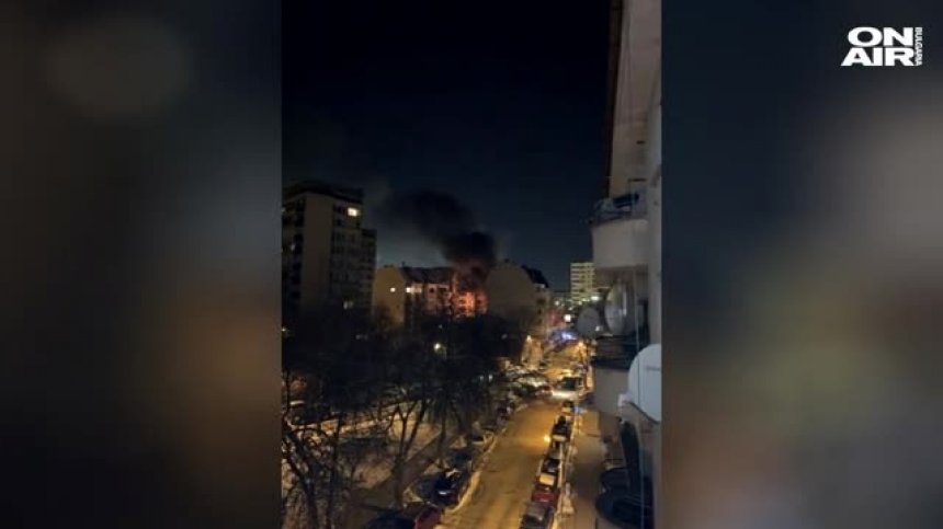 Горящ автомобил стресна жителите на кв. "Стрелбище" в София