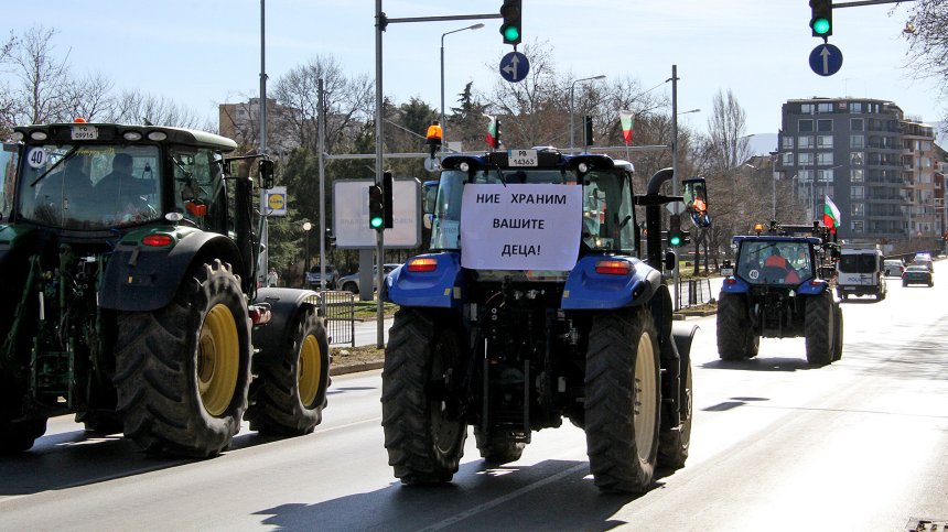 Властта преговаря с протестиращите земеделци в МС, блокадите продължават