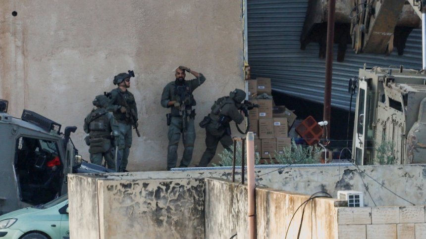 Израел нахлу в Сирия и уби най-малко 9 души