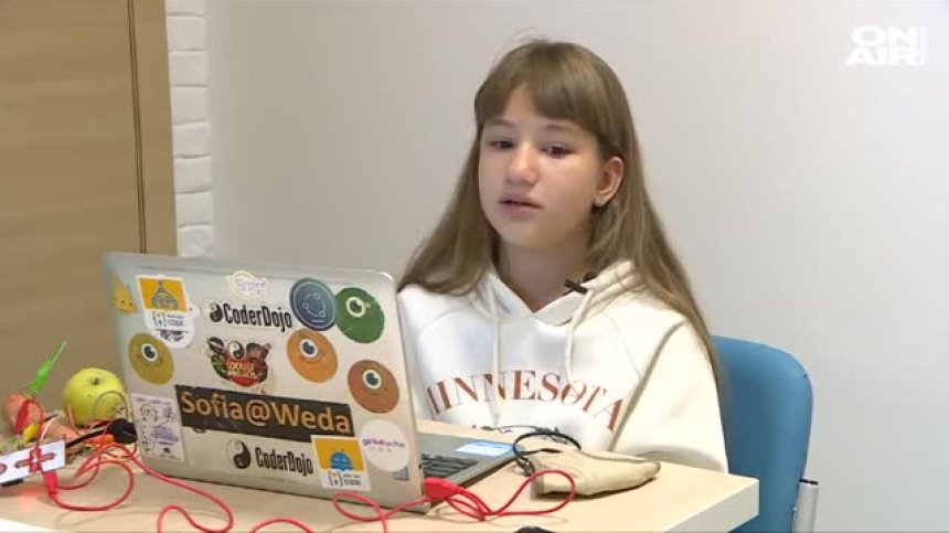 Годината ON AIR: Тайра и мечтата ѝ да прави добро, докато програмира роботи