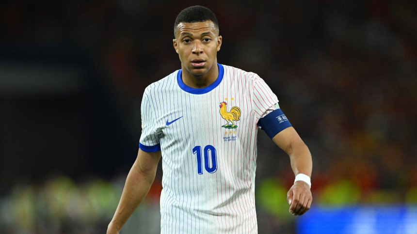 Килиан Мбапе е приет в болница