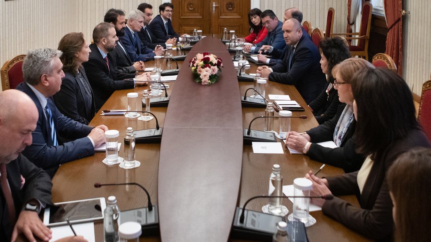 Радев: Необходима е дългосрочна стратегия за развитието на икономиката, основана на анализ
