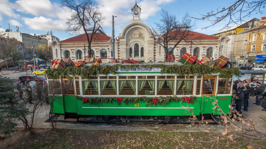 Промени в градския транспорт и без платени зони за паркиране по празниците