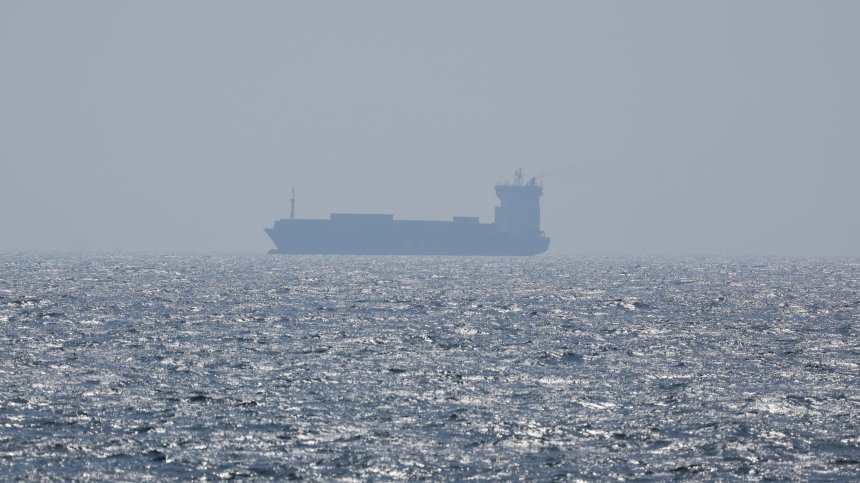Турски кораб потъна в Черно море след пожар, двама души са загинали