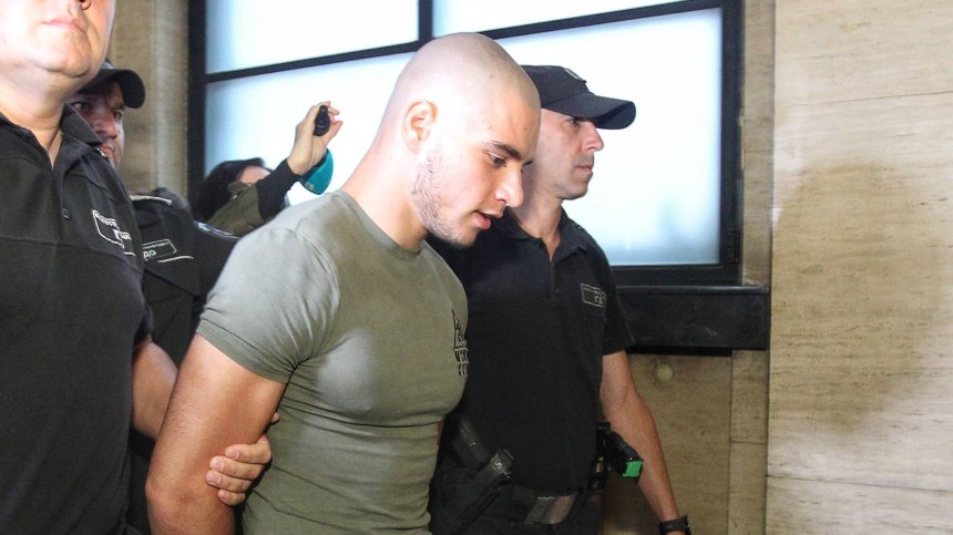Всеки ден в съда: Прокурорският син Васил Михайлов на дело в Бургас