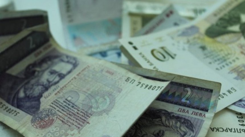 Арестуваха мъж, откраднал 3 бона от квартирата на млада жена