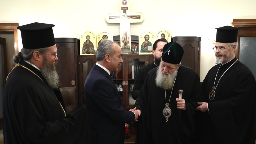 Донев направи специален подарък на българския патриарх Неофит