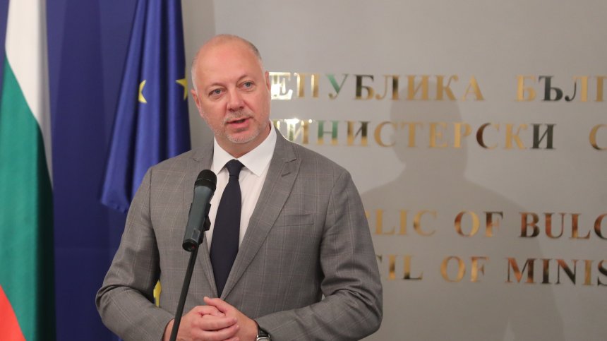 Росен Желязков провери напредъка по въвеждането на еврото в България