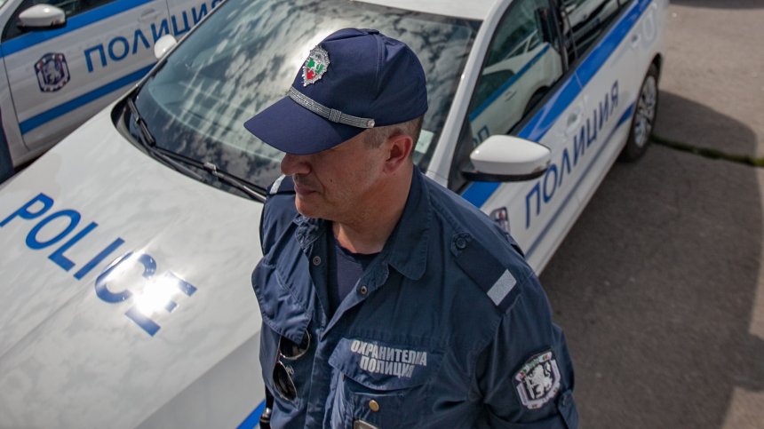 Млад мъж влезе взлом в къща в Стара Загора и открадна две врати