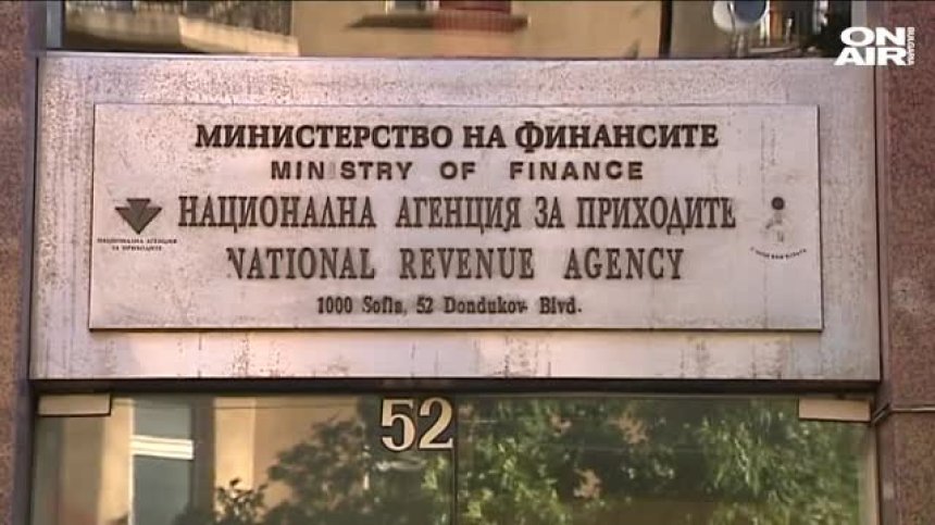 Срокът за декларации за дължими данъци за второто тримесечие изтича в края на месеца