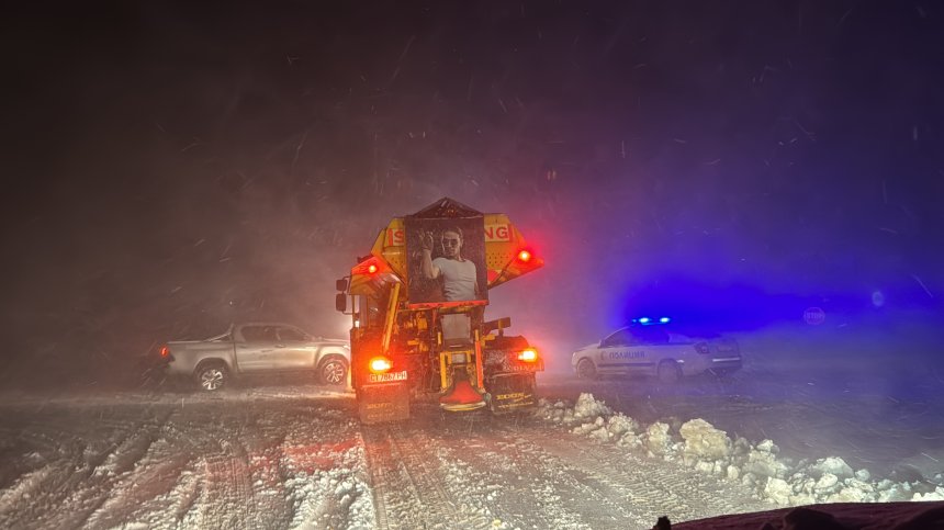 Затворени проходи, закъсала линейка и места без ток - каква е обстановката у нас?