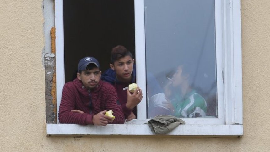 Закриват центъра за бездомни в "Захарна фабрика" след протестите