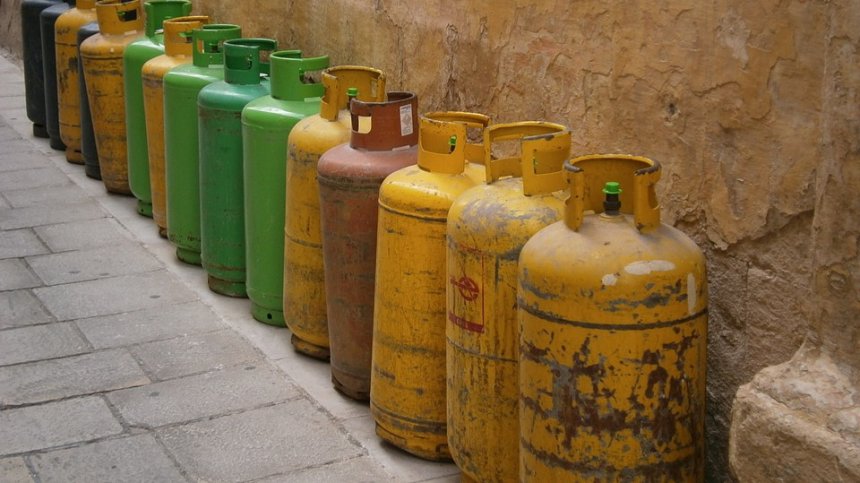 Възрастна жена пострада при инцидент с газова бутилка