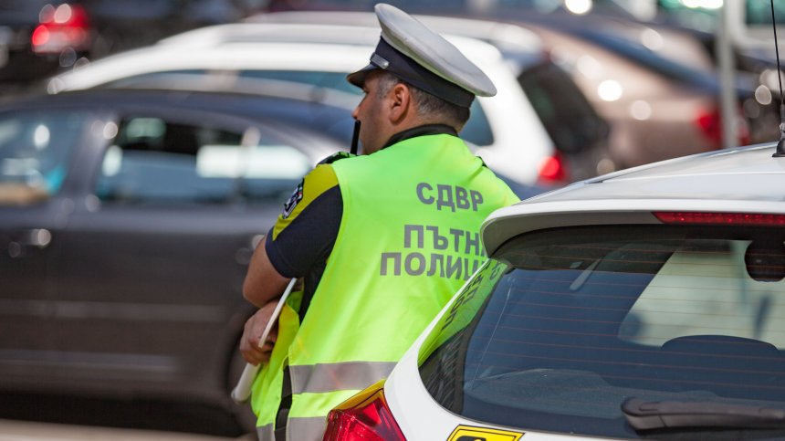 КАТ връчи над 4000 фиша и 833 акта за нарушители на пътя само за ден