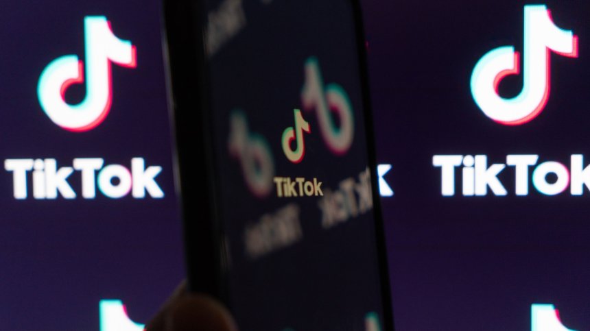 TikTok променя алгоритъма си, за да ограничи опасно за психиката съдържание