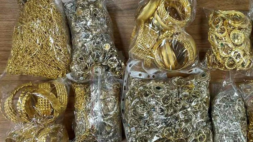 Митничари откриха над 10 кг златни накити, скрити в камион на "Капитан Андреево"