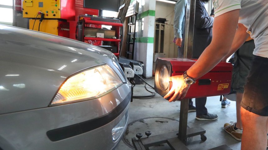 След две седмици отпадат стикерите за технически преглед на автомобилите