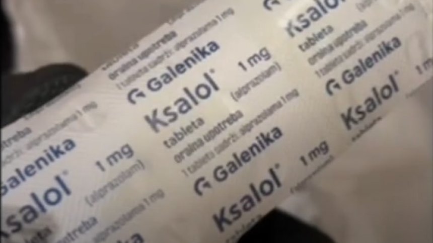 Удар: Митничари хванаха 200 пратки с наркотици, пласирани чрез Darknet