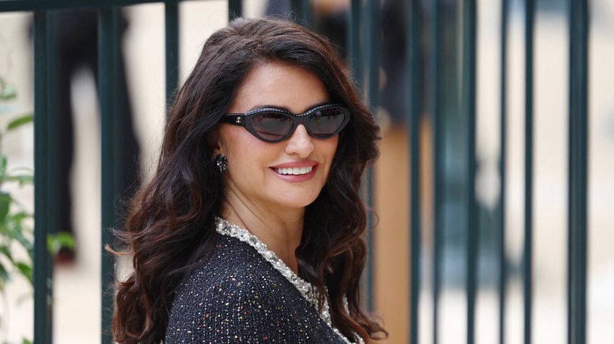 Наоми Кембъл, Пенелопе Крус и Кийра Найтли блестят в Седмицата на модата в Париж (СНИМКИ)