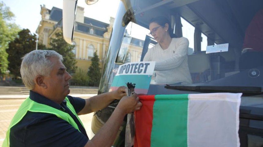 Бензиностанции фалират заради високите цени на горивата, оставаме без автобуси от 18 май
