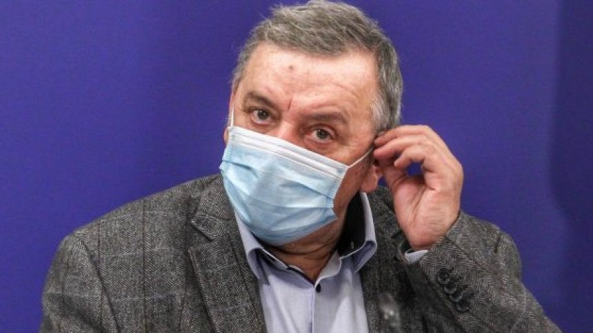 Проф. Кантарджиев: 10 души ще заразяват 29, ако разхлабим мерките
