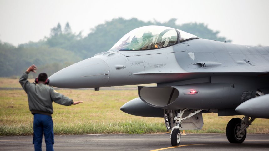 САЩ разрешиха на Европа да изпраща изтребители F-16 на Украйна