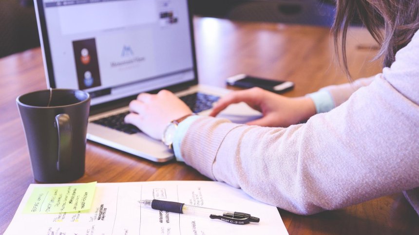 Едва 5% от студентите у нас работят заради липса на възможности на трудовия пазар
