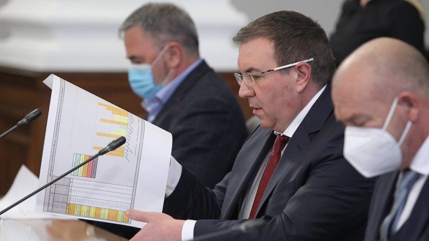 НОЩ: Заболеваемостта расте стремглаво, рязък скок и на смъртността (ОБЗОР)