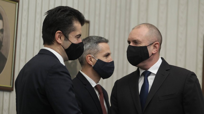 Радев прогнозира крах на кабинета "Петков", ако реформите не започнат веднага