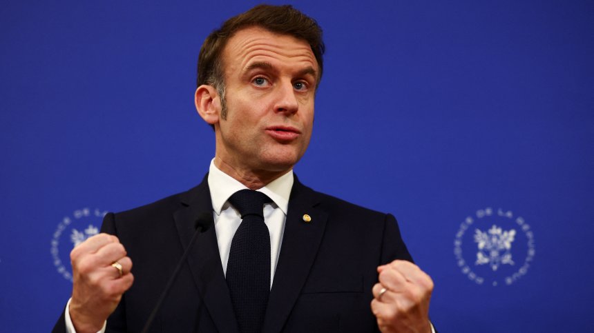 Eмaнюeл Maĸpoн към ЕС: Заменете американското оръжие с европейско