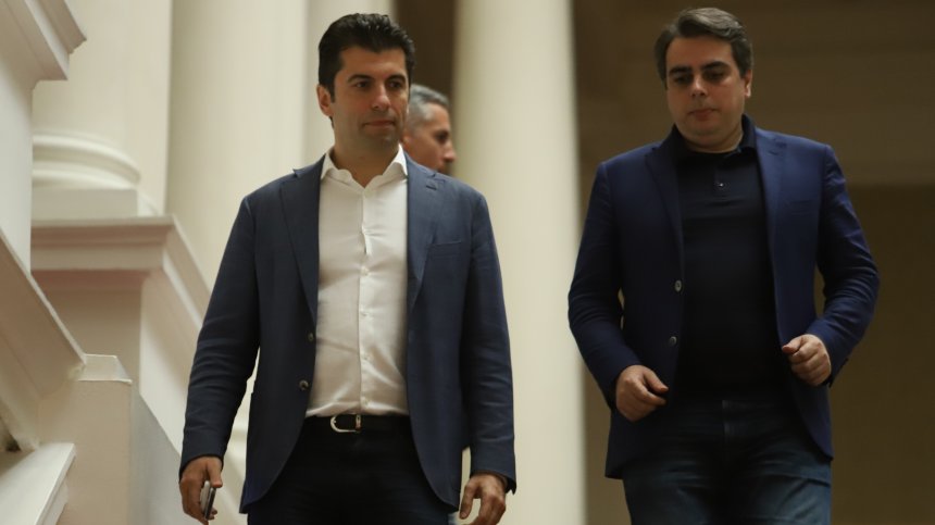 Преговорите за кабинета "Василев": Не разпределят министерства, обсъждат приоритети