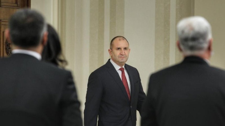 Радев започва консултации с партиите, първи са "Продължаваме промяната"