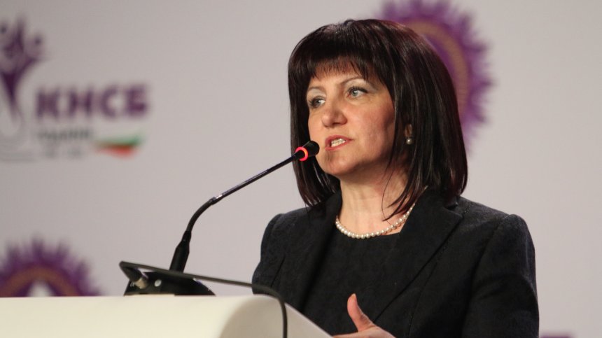 Караянчева: Разрешаваме достъпа на журналисти до депутатите