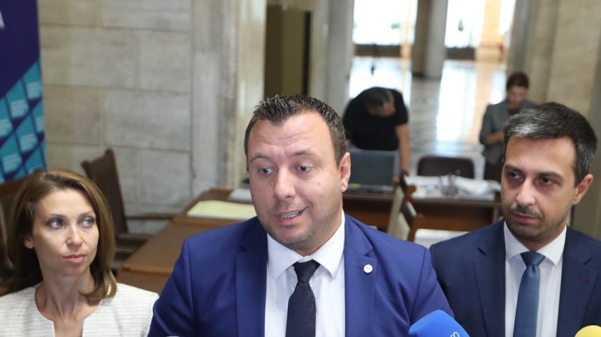 "Възраждане" внася сигнал до КПКОНПИ заради новата сграда на "ДПС-Ново начало"