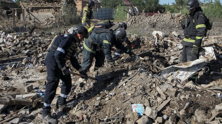 Масираната руска атака по Украйна: 13 загинали, удари по жилищни сгради в няколко града