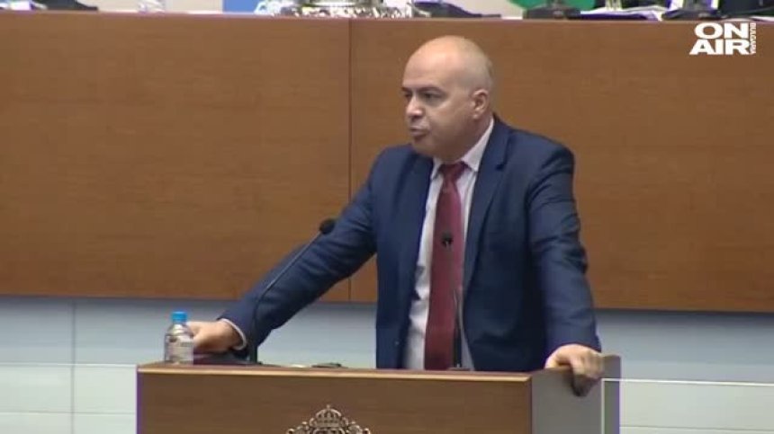 БСП към ГЕРБ: В първите 2 години създавате проблеми, вторите 2 ги решавате