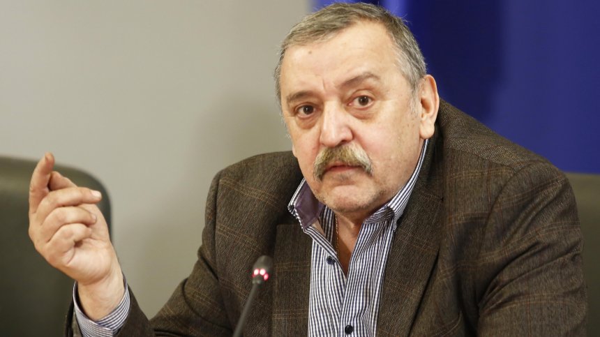 Пикът идва в следващите дни, предупреди проф. Кантарджиев
