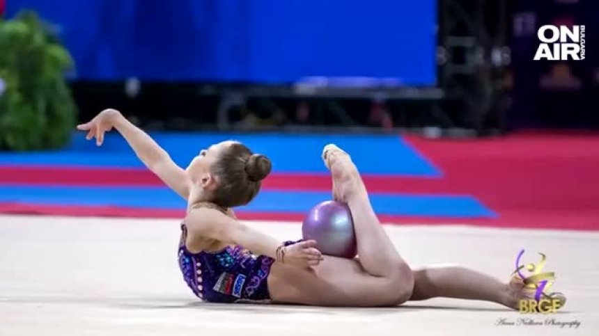 С 8 медала се завръщат Стилияна Николова и Ева Брезалиева от Световното в Баку