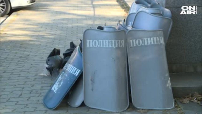 Наркотици, хулиганство... 7 задържани на Вечното дерби (Видео)