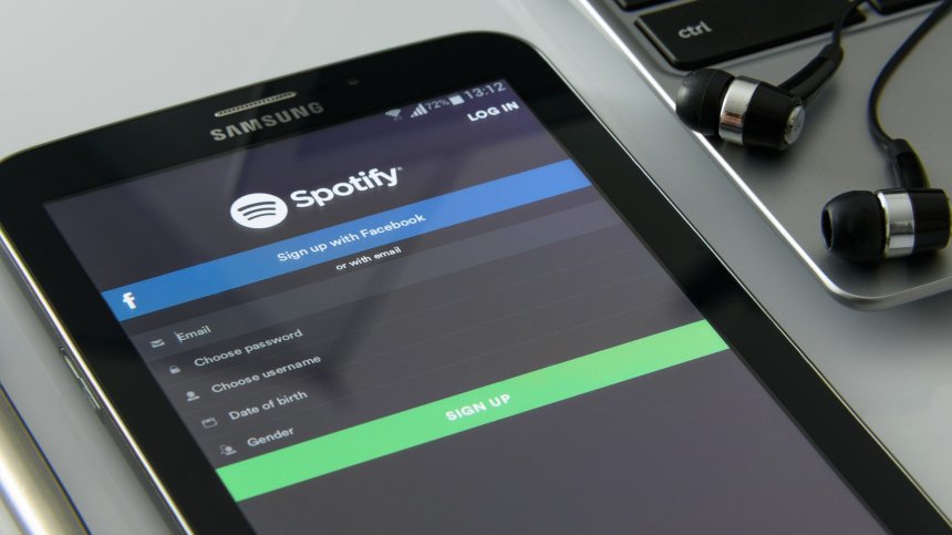 Spotify харчи милиони, за да разшири каталога си