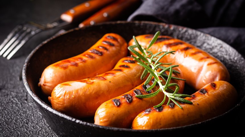 Наденица и бекон сутрин - риск за сърцето след 60 години