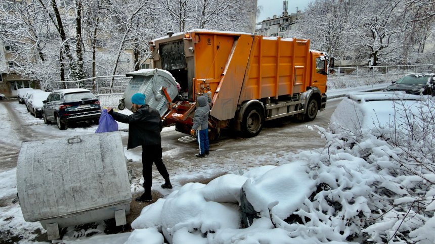 Ниски температури и обилни снеговалежи в България (СНИМКИ)