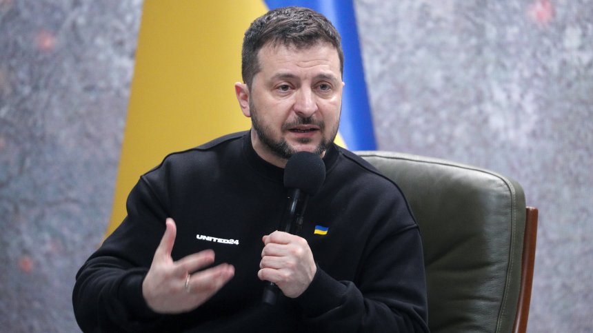 Зеленски: Става сложно да удържаме руснаците при Бахмут, унищожават всички защити
