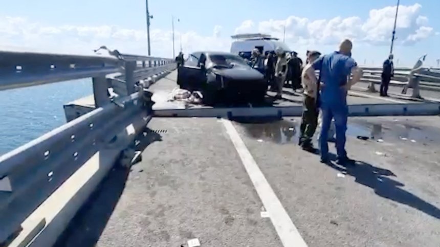 Украйна атакувала Крим с подводни дронове. Кулеба призна: Да, това сме ние