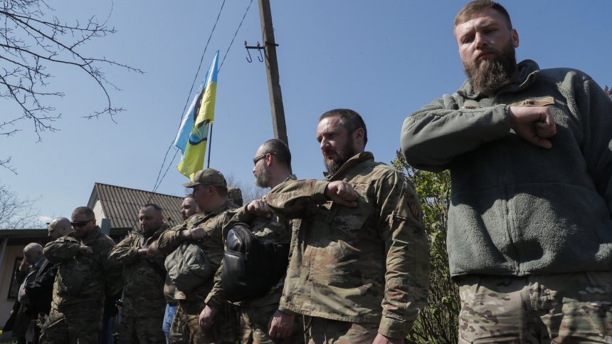 Украинският батальон "Азов" се връща на бойното поле