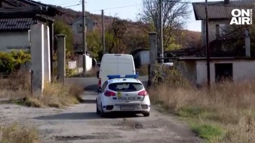 Чашата преля: Бус с нелегални мигранти лети със 140 км/ч през центъра на Чирпан