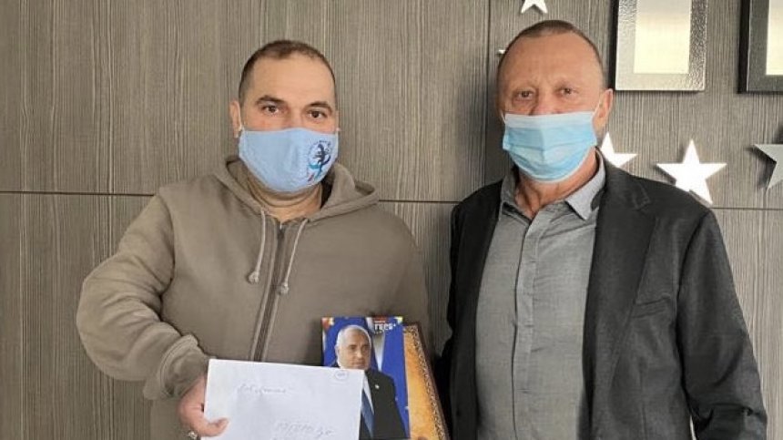Министър Кралев и Пламен Нунев подпомогнаха спортен клуб на хора с увреждания в Русе