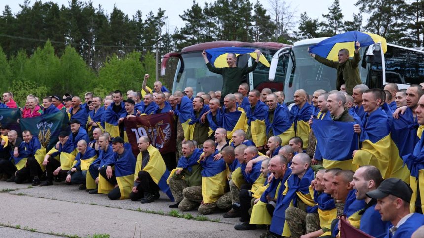 Русия и Украйна продължават с голямата размяна на военнопленници