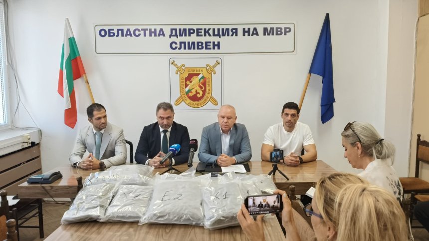 Удар на ГДБОП: Задържаха близо 400 кг марихуана за над 7 млн. лв. (+ВИДЕО)