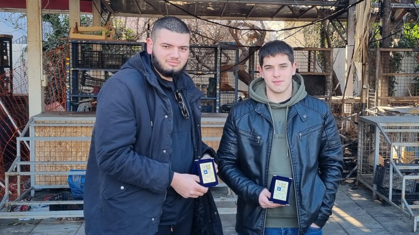 Наградиха младежи от Поморие, спасили бездомник от сигурна смърт